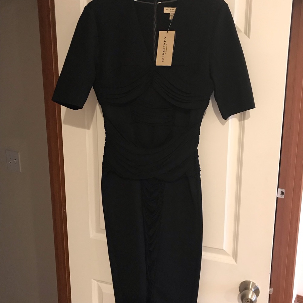 NWT BURBERRY  elegant black dress. Size 8-10.
